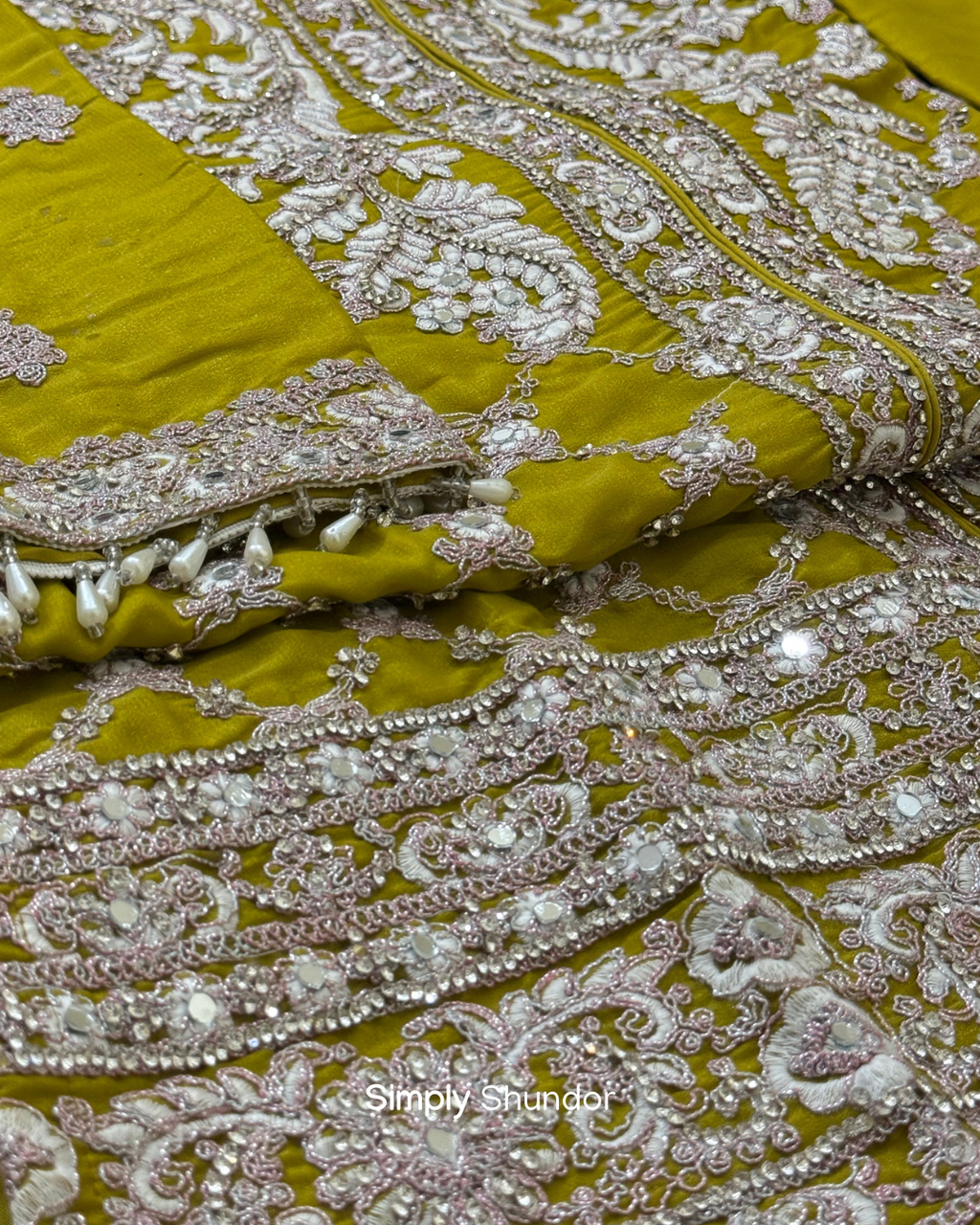 VELQANAAZ