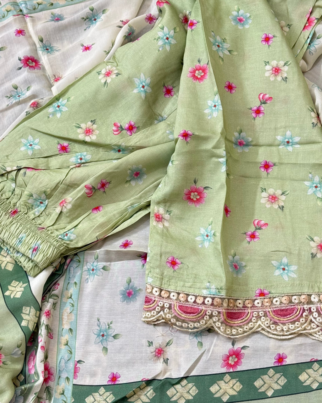 BAZM-E-NAAZ